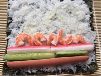 鲜虾沙拉寿司的做法步骤4