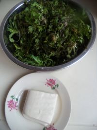 荠菜豆腐春卷的做法步骤1