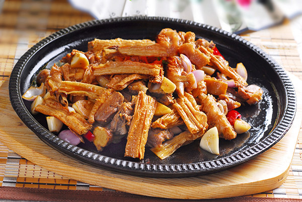 腐竹怎么做好吃 腐竹烧肉的做法