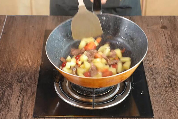 牛肉焗饭的家常做法 如何做牛肉焗饭
