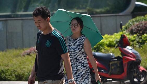 云南发布今年首个高温黄色预警 多地白天气温飙至37℃以上