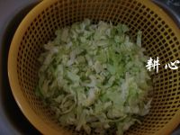 卷心菜炒肉片的做法步骤4