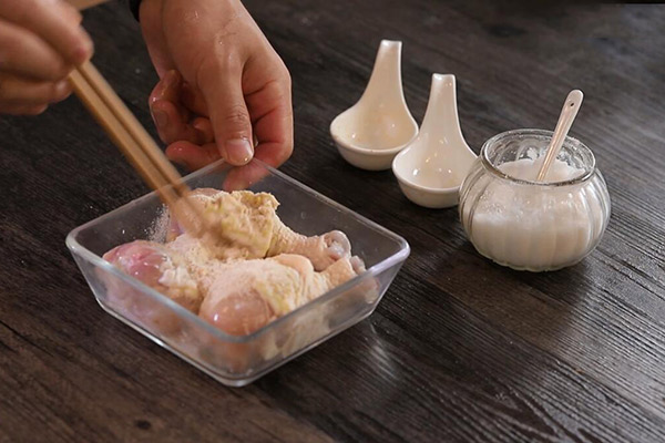 鸡腿怎么做好吃 盐焗鸡腿的做法