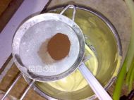 双色戚风蛋糕的做法步骤7