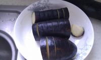 熏肉蒸茄子的做法步骤2