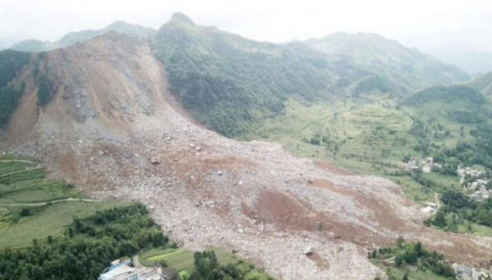 尼泊尔突发山体滑坡9人死亡 救援曾因雨势过大被迫终止