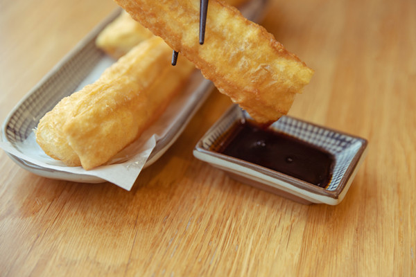 怎么炸油条 自制油条的方法