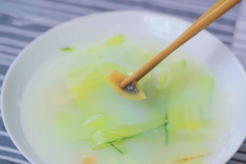 黄瓜皮蛋汤家常做法 黄瓜皮蛋汤怎么做