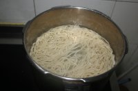 香菇炸酱面的做法步骤10