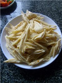 双椒炒腐竹的做法步骤3