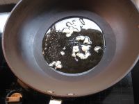 茄子炒豇豆的做法步骤3