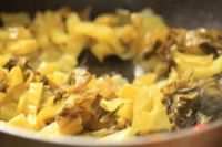 酸菜牛肉盖浇饭的做法步骤7