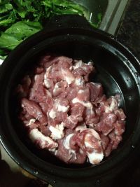 砂锅冬菜肉片的做法步骤1