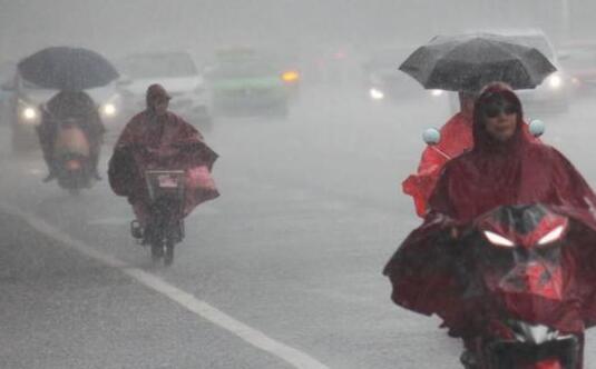 强降雨逐渐覆盖江西全境 各地依旧炎热气温高达33℃