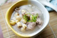 莲子炖排骨的做法步骤9