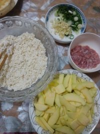 北瓜肉丝面疙瘩汤的做法步骤1
