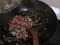 红肠香菇炒饭的做法步骤5