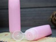 女士去黑头洗面奶有哪些