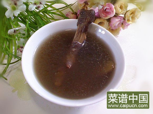 黑豆炖鸡汤