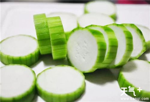 炒丝瓜不变黑的小妙招 酒店大厨多年的经验分享