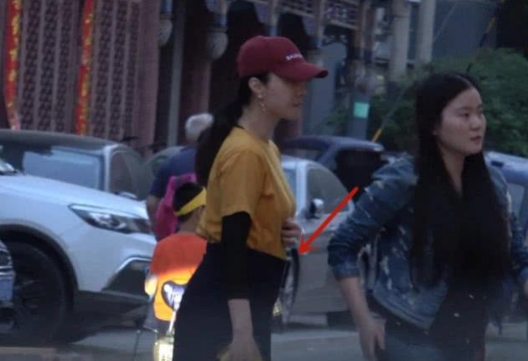 范冰冰无名指钻戒是怎么回事 范冰冰这是好事将近了吗