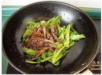 豆豉鲮鱼油麦菜的做法步骤8