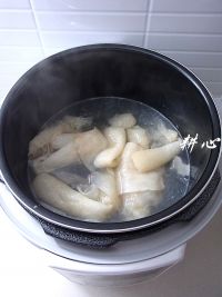 天麻竹荪乌鸡汤的做法步骤5
