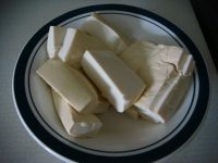 熏肉豆腐炒蒜苔的做法步骤4
