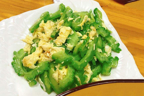 鸡蛋炒苦瓜做法 鸡蛋炒苦瓜怎么做好吃