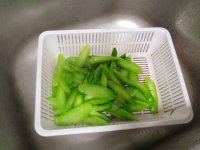 芥兰炒腊肉的做法步骤5