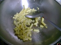 茄汁玉米鲳鱼的做法步骤7