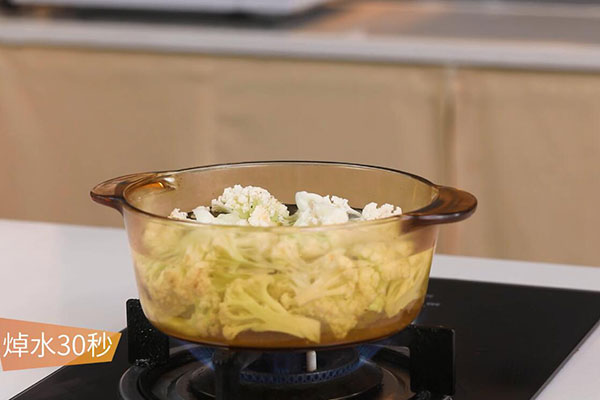 花菜炒肉的做法 怎么做花菜炒肉好吃