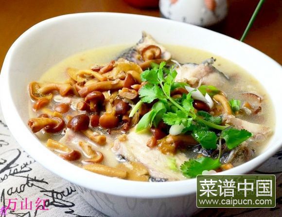 滑子菇炖生鱼