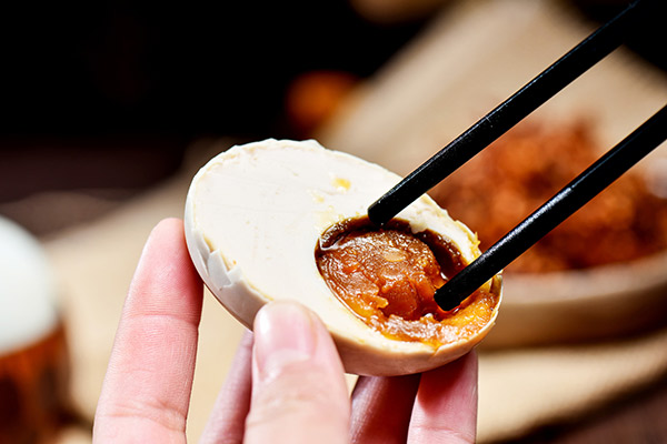 咸鸭蛋怎么腌制 咸鸭蛋的做法