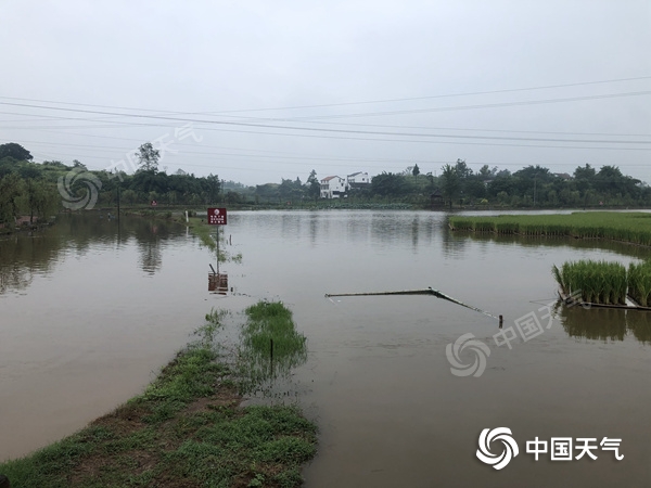 隆昌遭遇大暴雨天气袭击