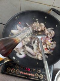 洋葱辣炒田鸡的做法步骤6
