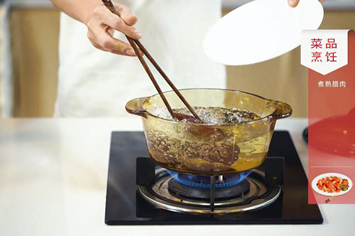 腊肉小炒西兰花的做法 腊肉小炒西兰花怎么做