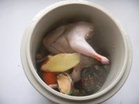 鲍鱼炖鹌鹑的做法步骤4