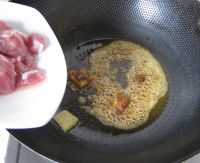 松子沙茶肉丁的做法步骤4