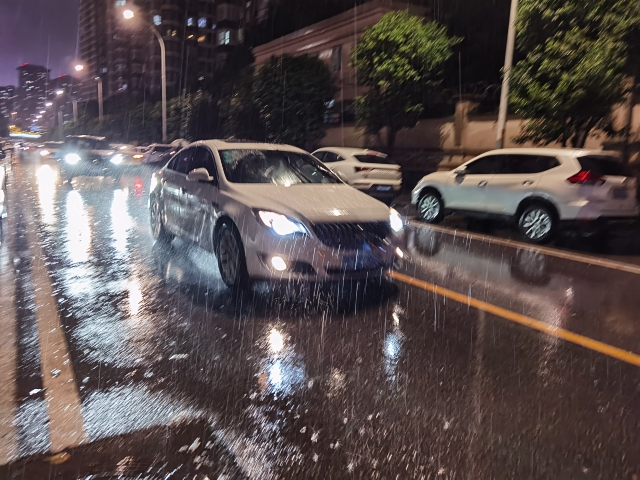 今日山东有强降雨 伴有短时7～8级阵风