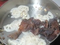 荷塘小炒的做法步骤4