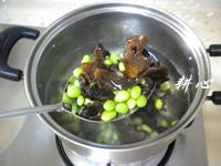 毛豆炒丝瓜木耳的做法步骤2