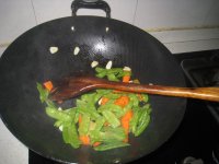 鲜鱿炒荷兰豆的做法步骤10