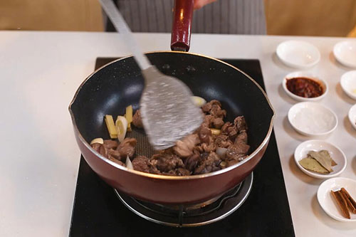 红烧羊肉的做法 红烧羊肉怎么做好吃