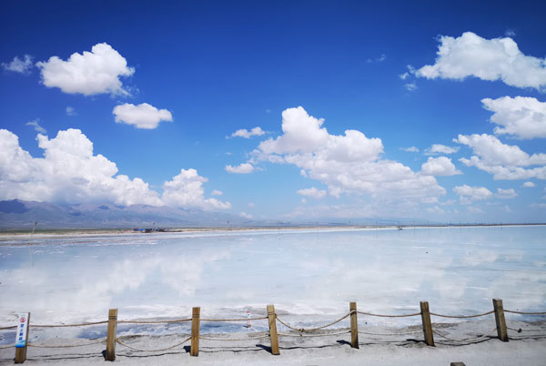 青海茶卡盐湖怎么去 青海湖离茶卡盐湖多远