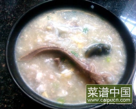 猪肝皮蛋瘦肉粥