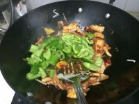 青椒炒回锅肉的做法步骤6