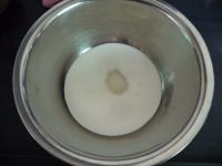 黄桃奶油木糠杯的做法步骤5