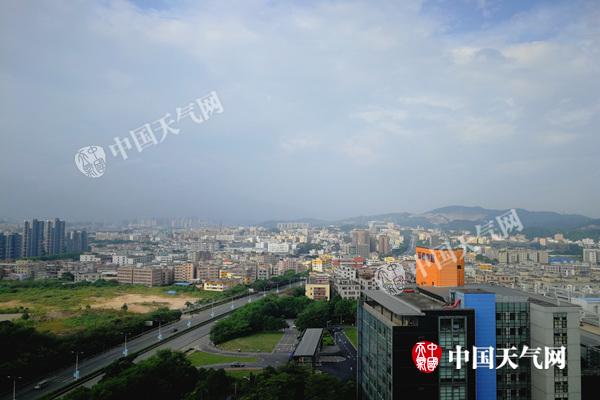国庆假期深圳多云为主 广深高速等12点段易拥堵