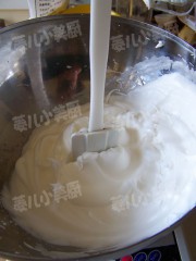 香蕉戚风蛋糕的做法步骤7